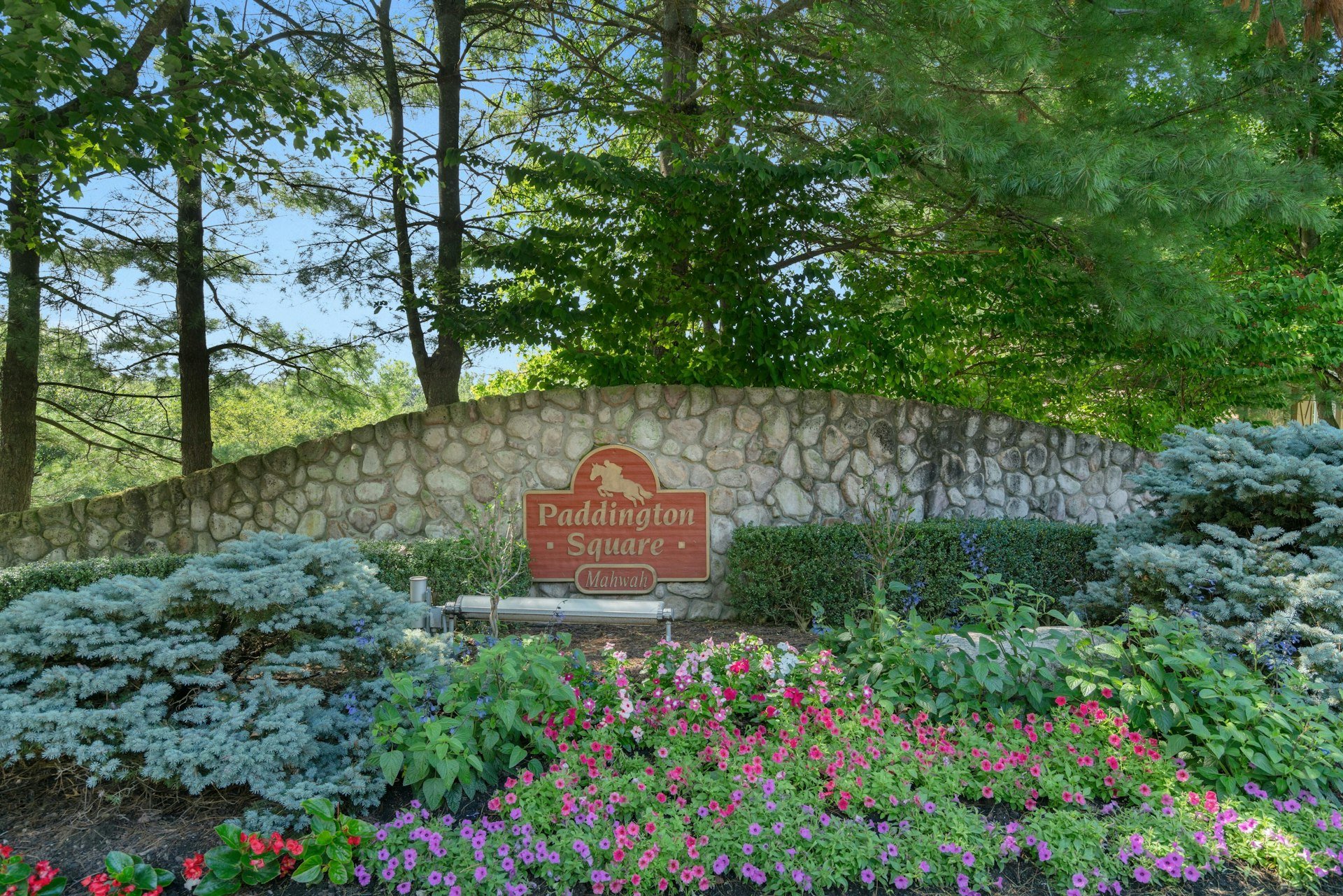 1135 Hyde Park Court