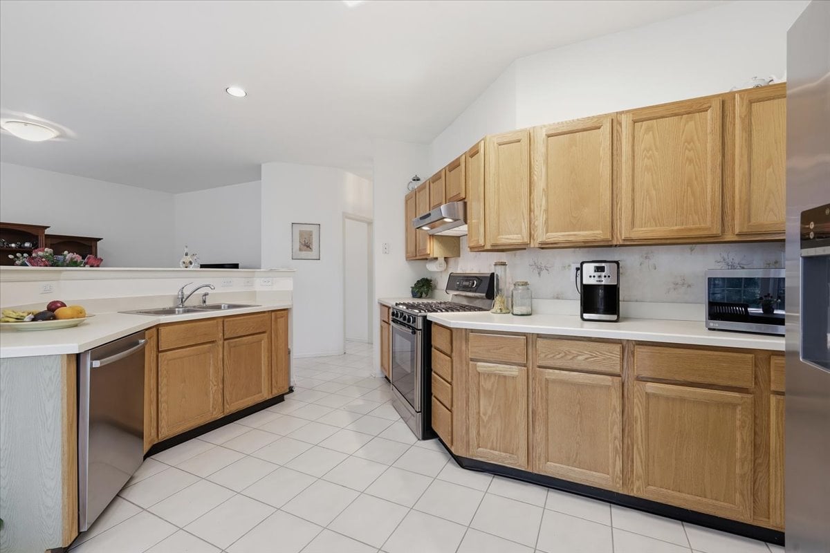 Just Listed: 3 Bouwrey Place, Whitehouse Station NJ — Lake Cushetunk Woods Colonial at $699,900