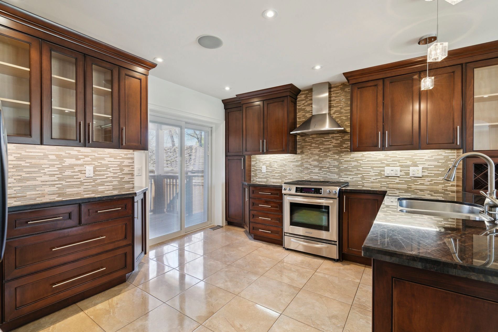 55 Westglen Cres