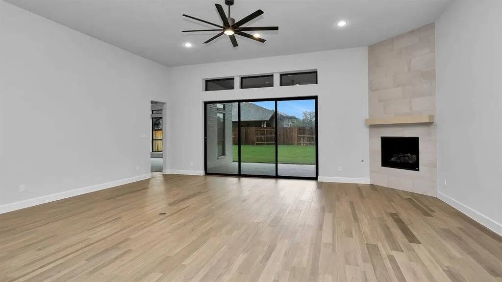 5318 Spring Woods Dr