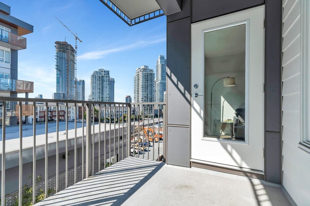 648 Lea Ave, #305