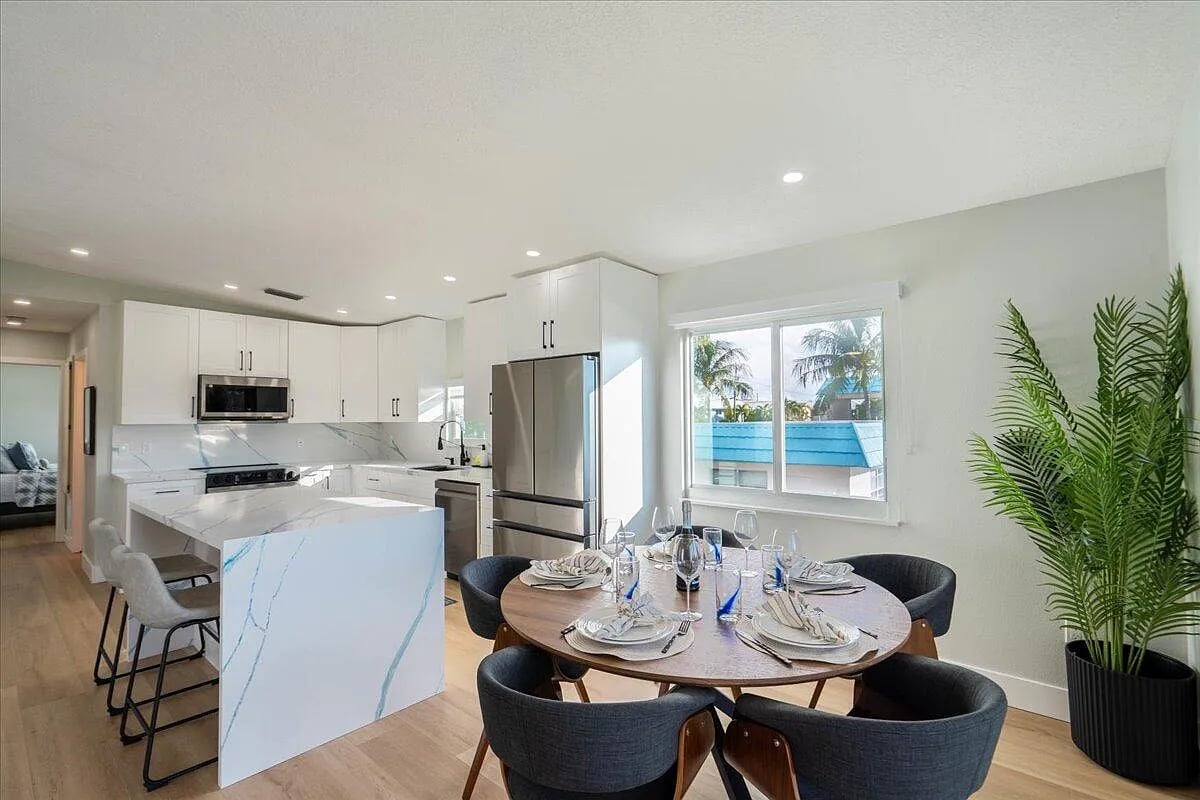 331-anglers-dr-n-marathon-fl-home-sold-living-dining-room