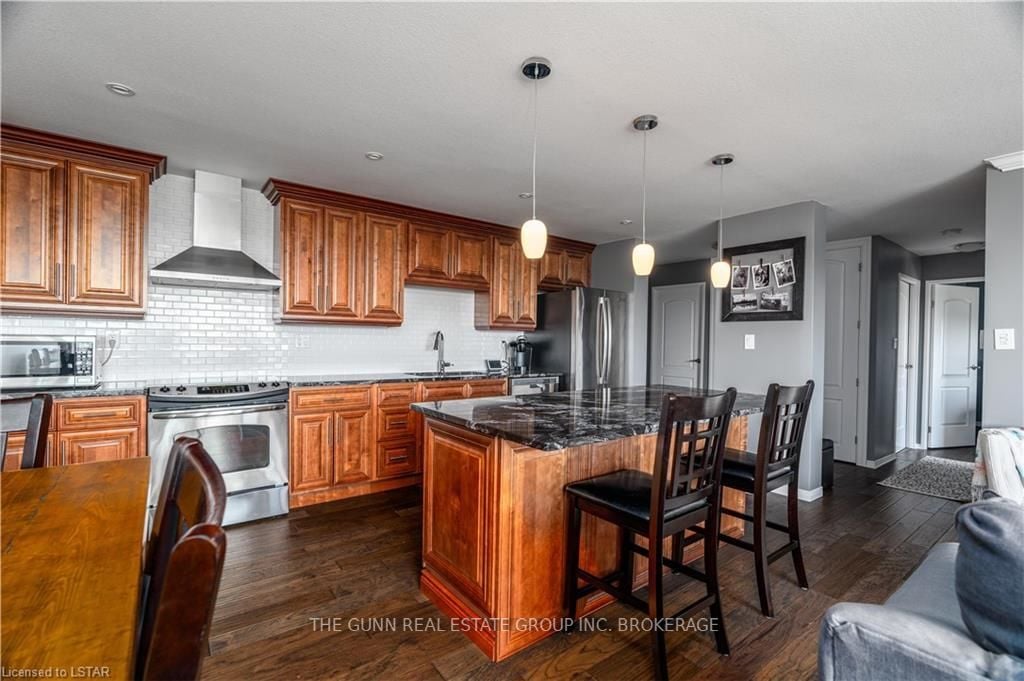 45 Pond Mills Rd 806
