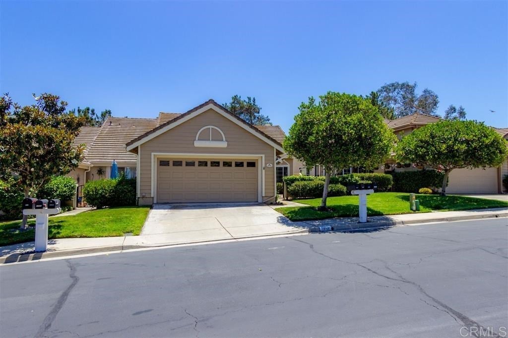 1858 Spyglass Cir