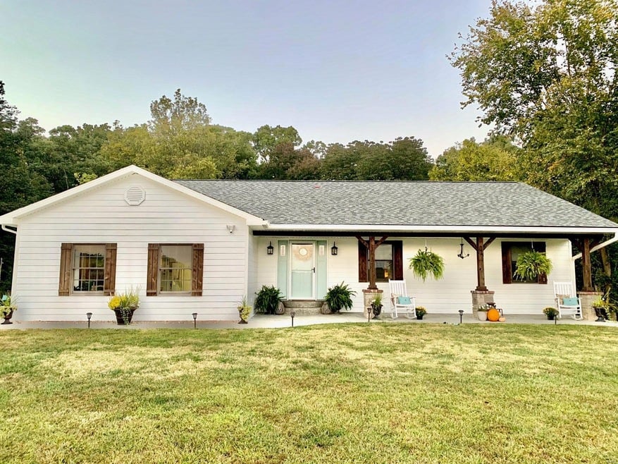 3931 Lower Saxtown Rd
