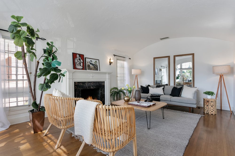 1316 S Redondo Blvd