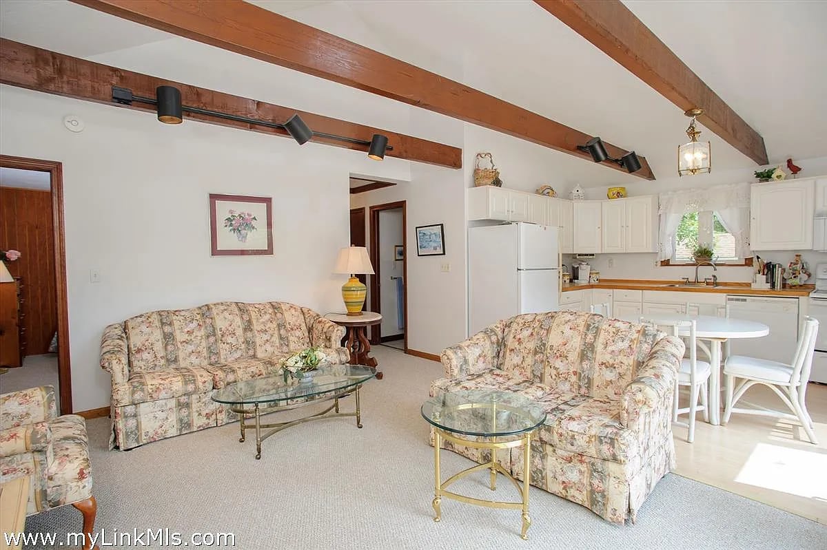 137 Charles Neck Way