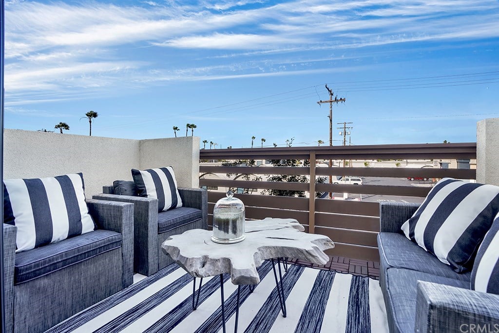 661 W 17th St, Unit 19