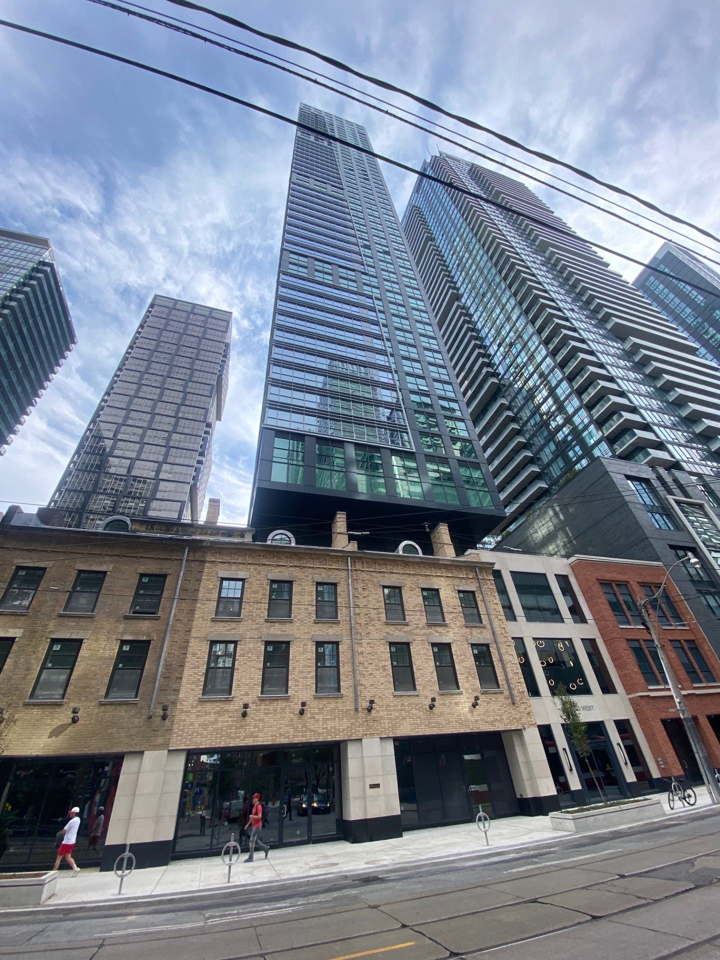 327 King St W Unit: 3805