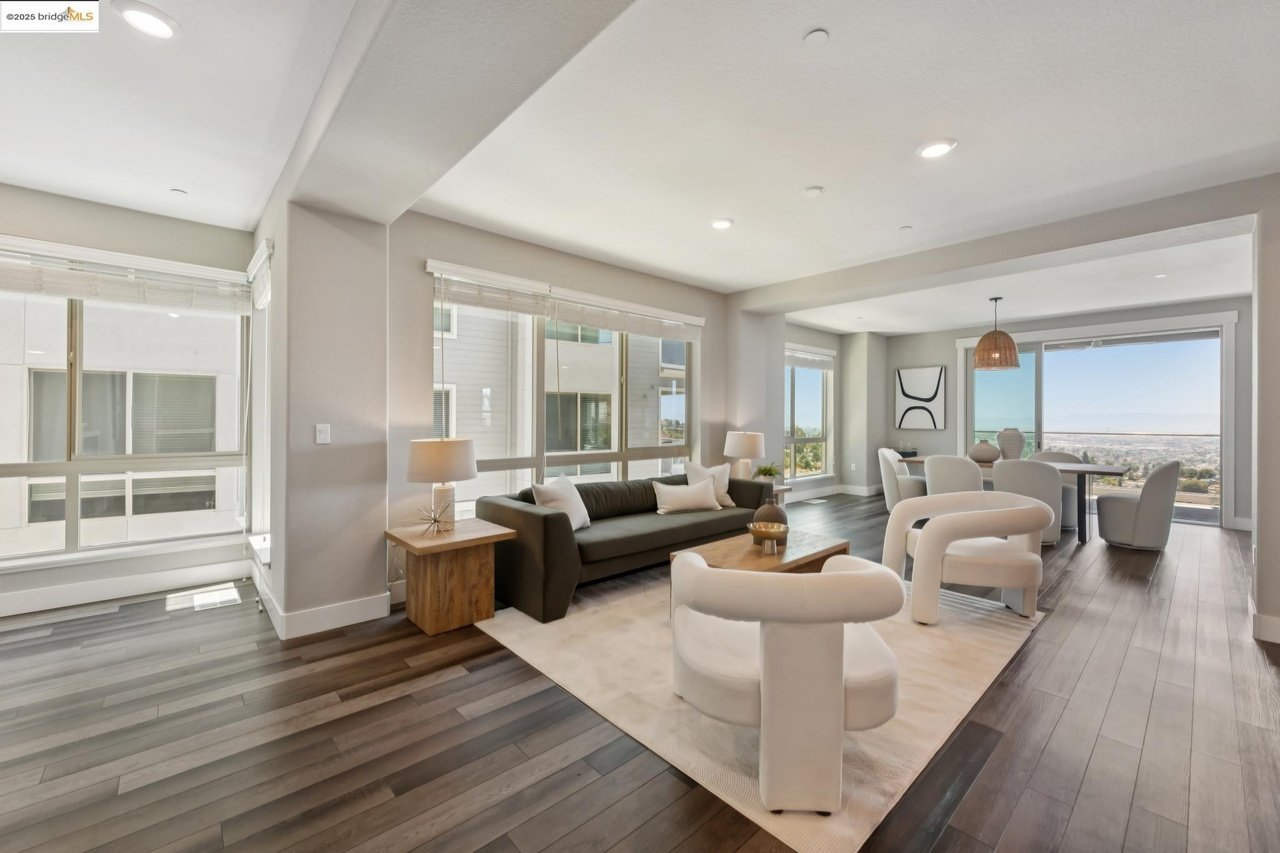 6757 Skyview Dr