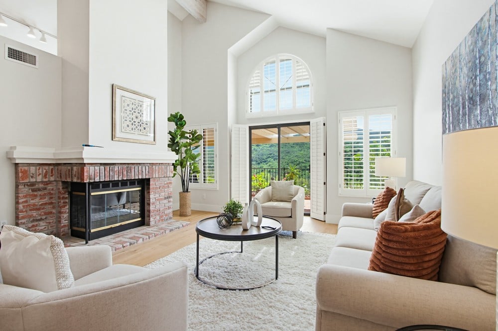 28782 Vista Valley Dr