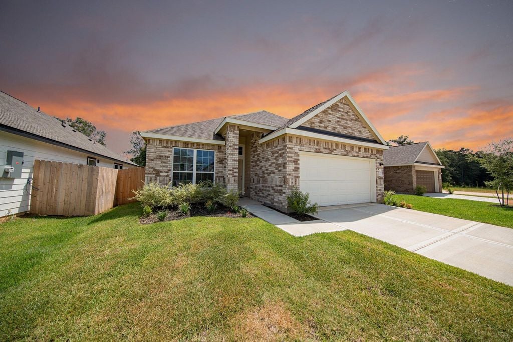 16908 Hazelnut Dr