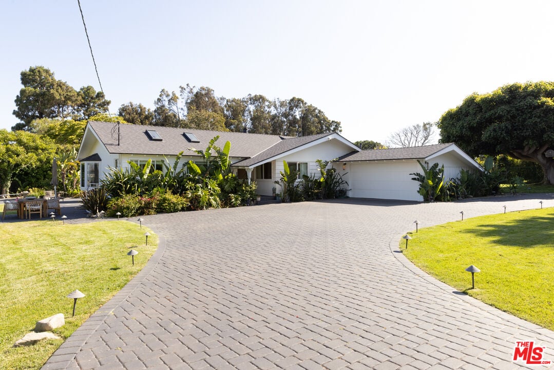 Echelon Pavilion, Grayfox St, 90265