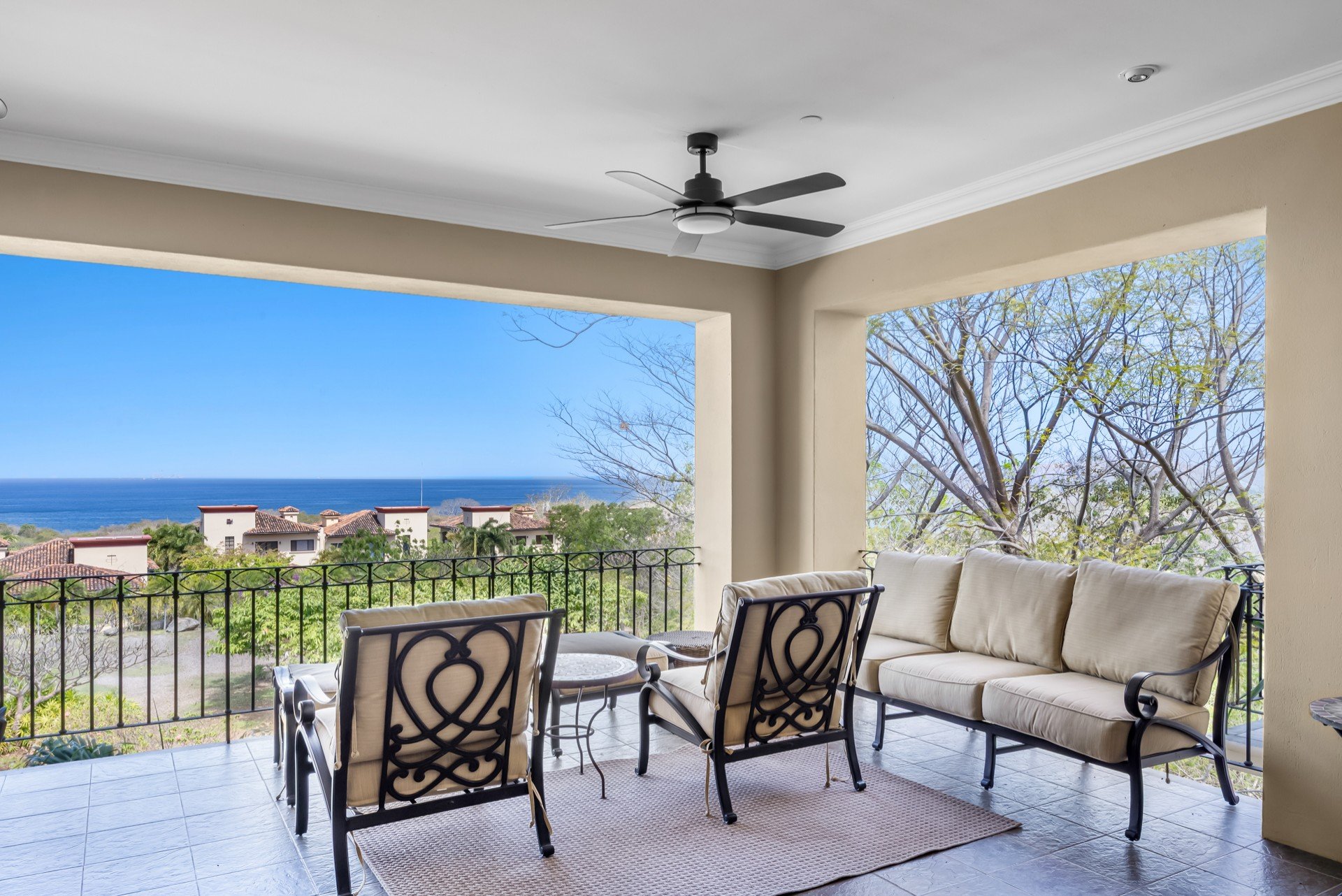 Malinche 321B: Spacious 3BR Condo with Stunning Pacific Views