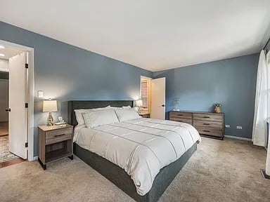 849 W Buckingham Place Unit: G