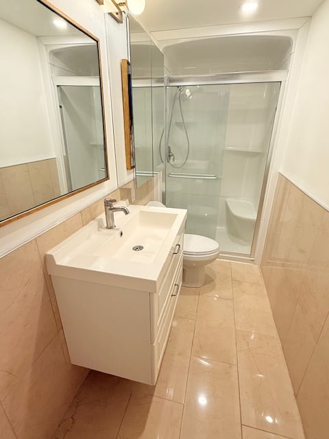 Prestigious Banbury Neighborhood