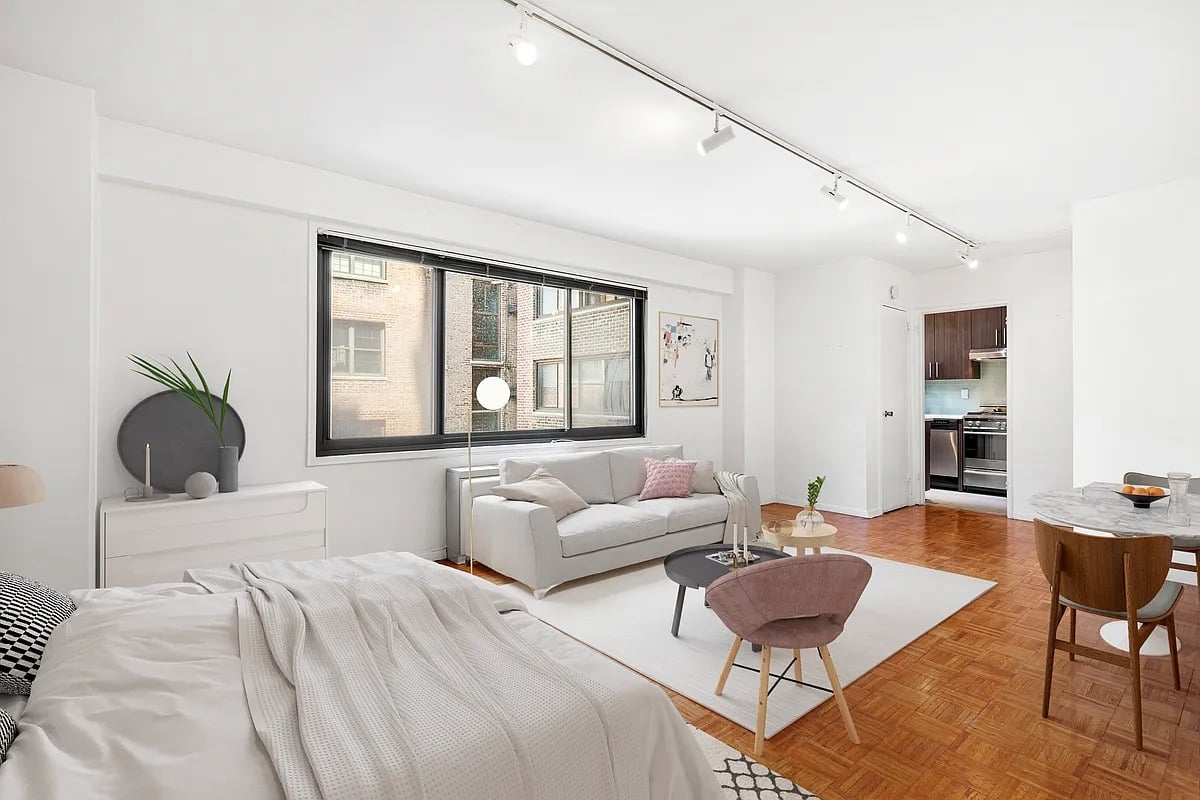 201 West 21st Street #4K