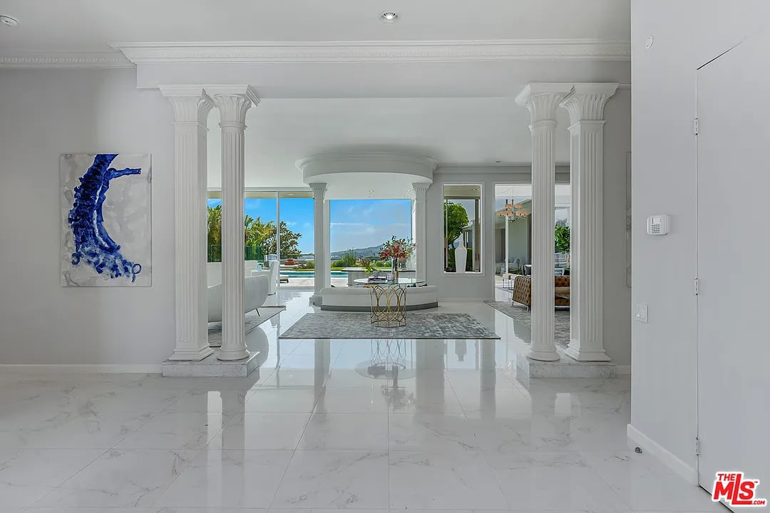 1585 Alexis Pl