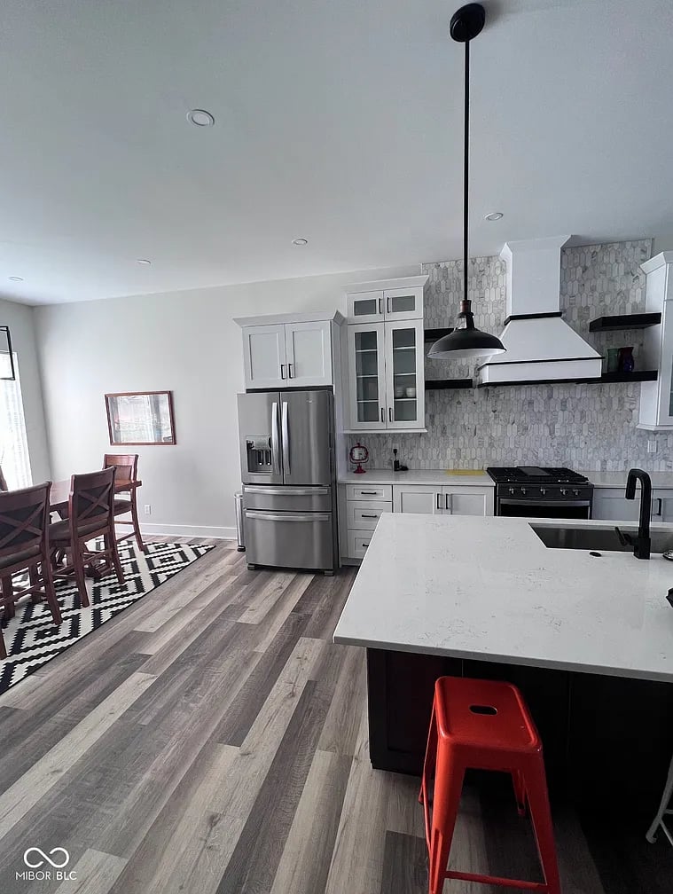 811 E Minnesota St