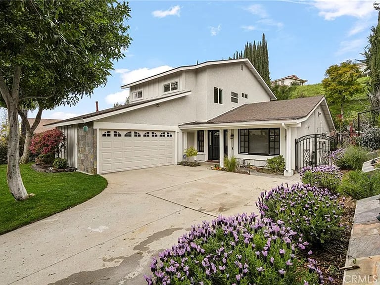 826 Great Bend Dr