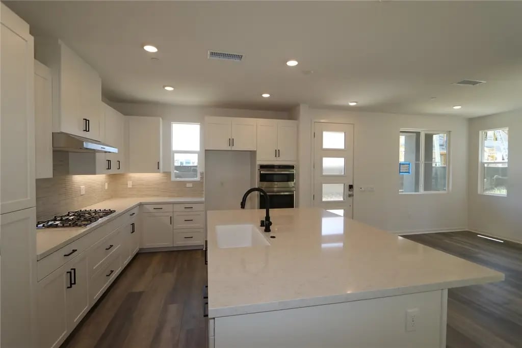 27336 Maverick Place, Valencia, CA 91381
