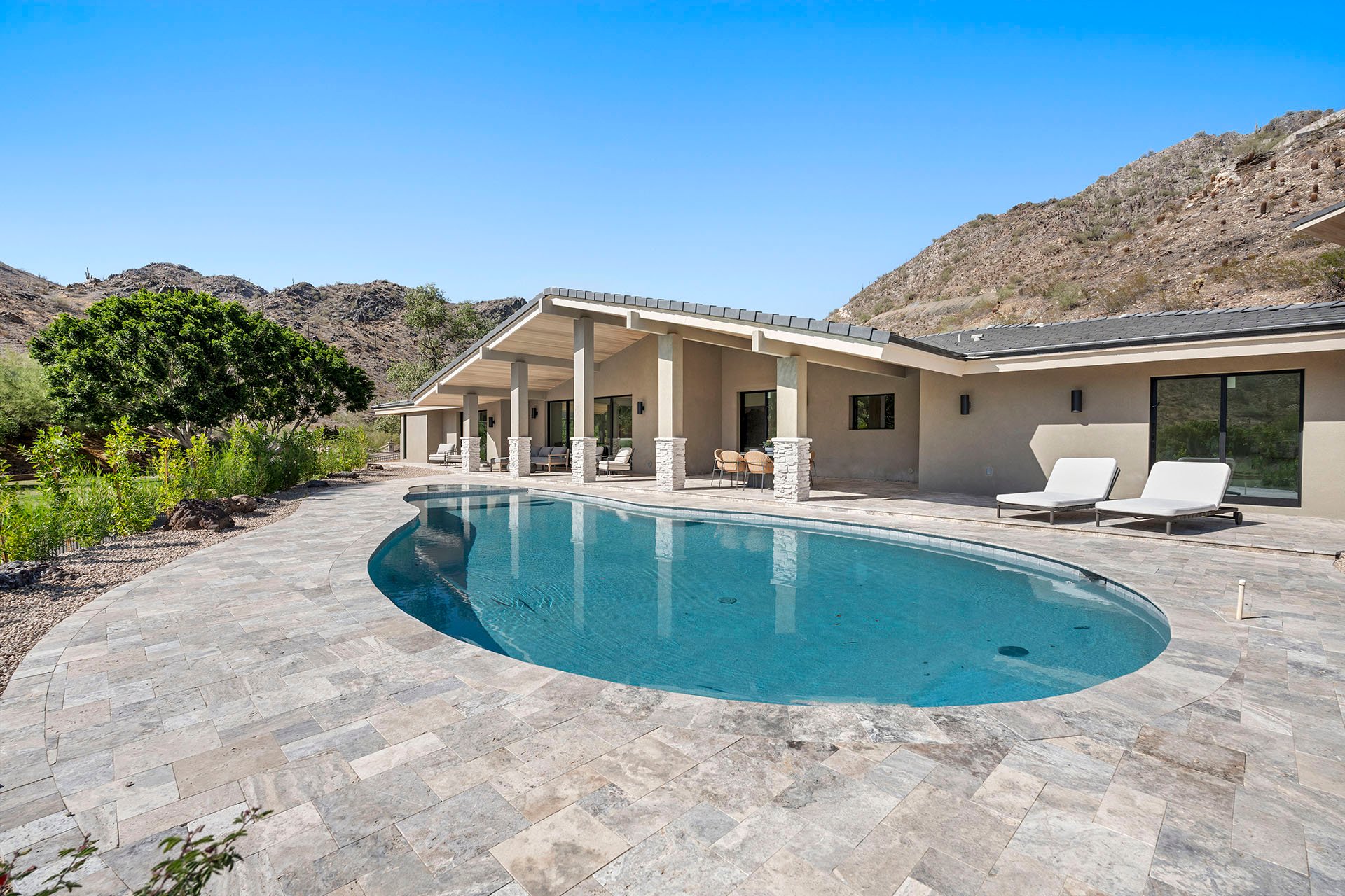 3500 E LINCOLN Drive 26