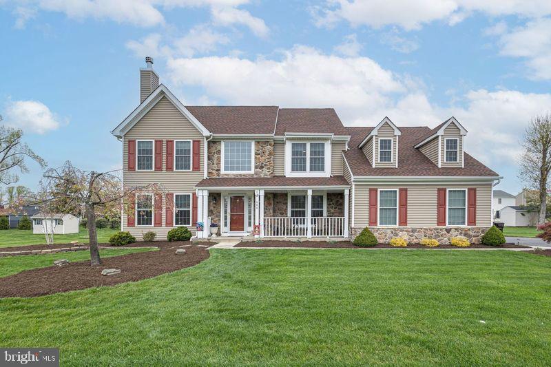 686 Misty Hollow Dr