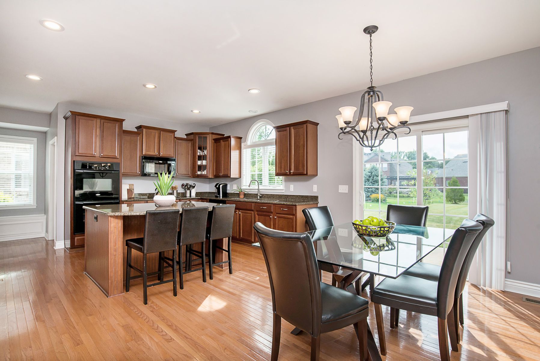 2802 East High Grove Cir