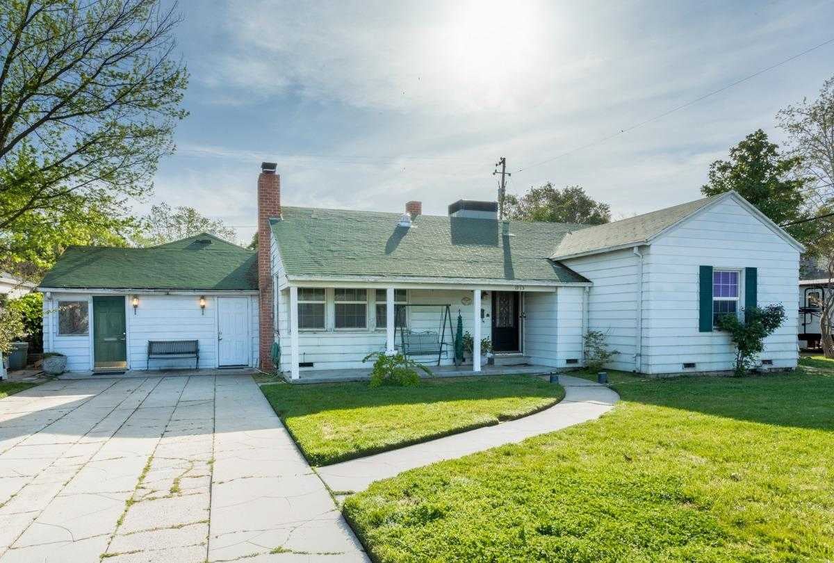 1913 Ramirez St