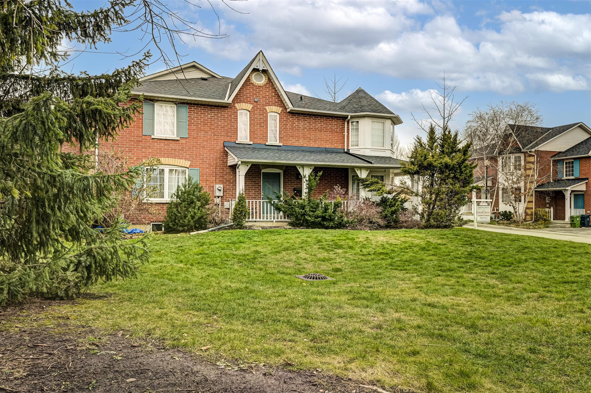 #4 - 50 Markham Rd