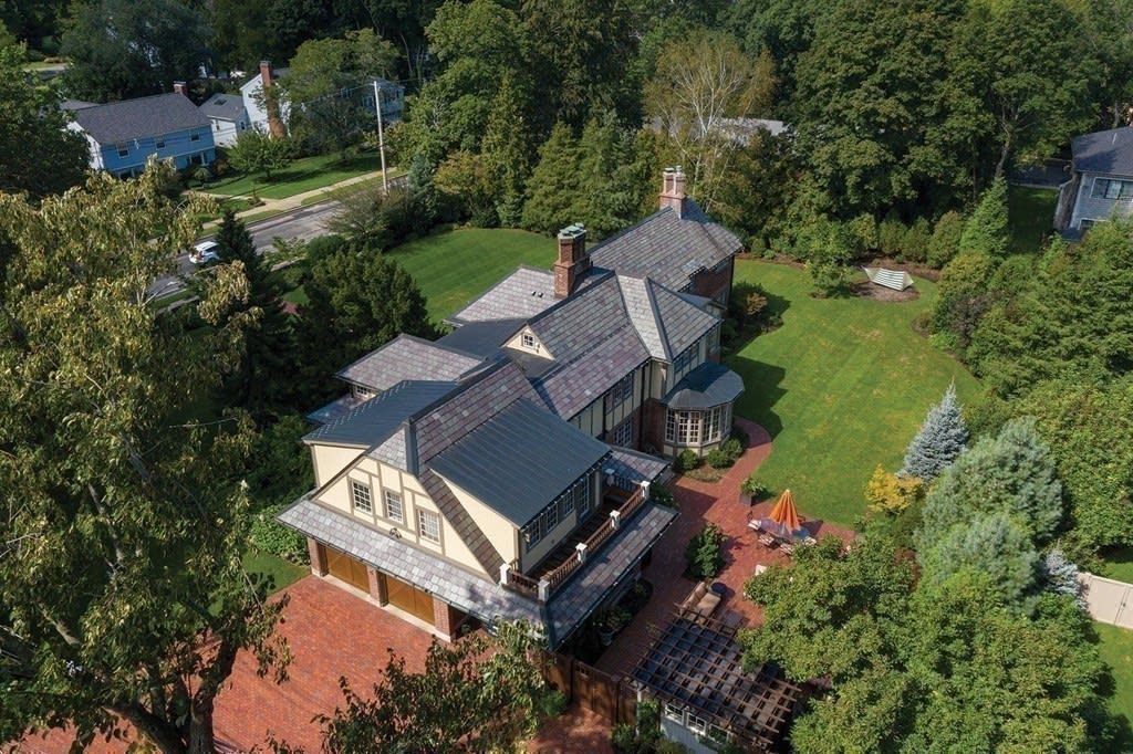 245 Woodward St
