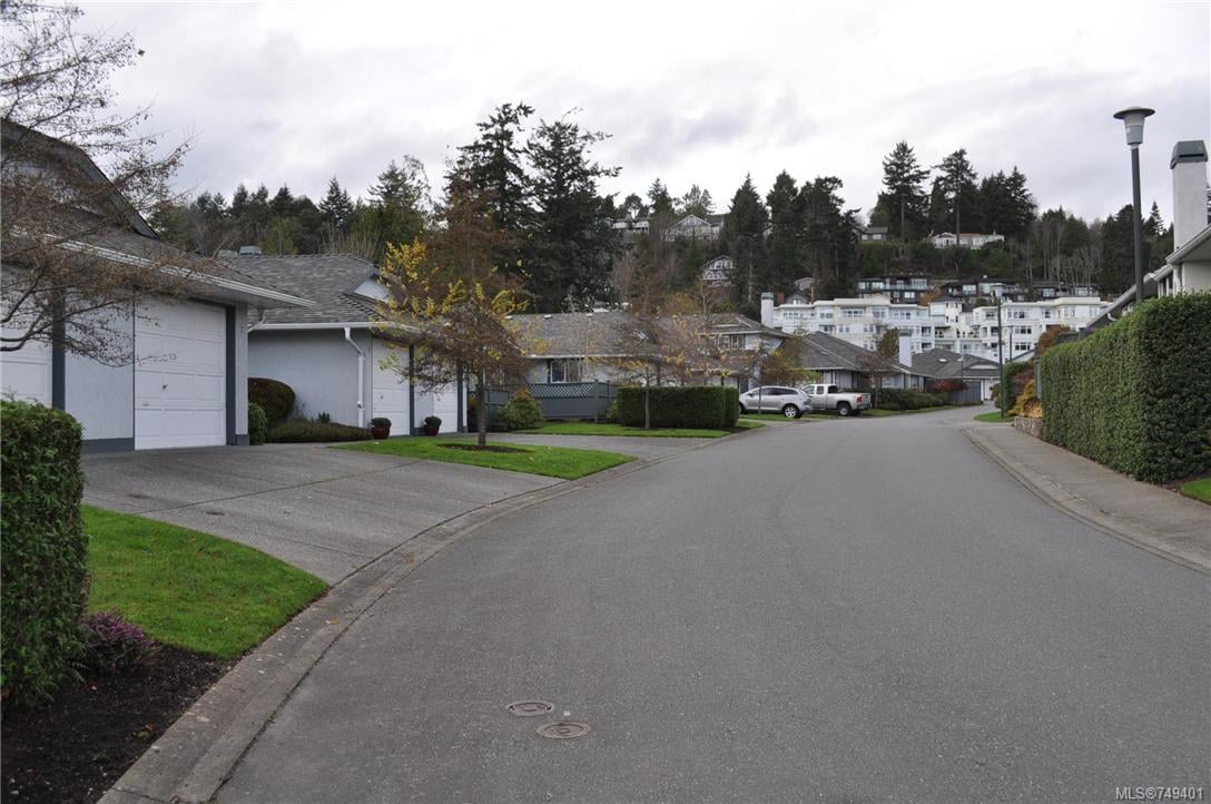15-5110 Cordova Bay Rd