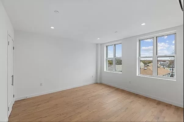 2481 Ocean Avenue Unit: 6-I