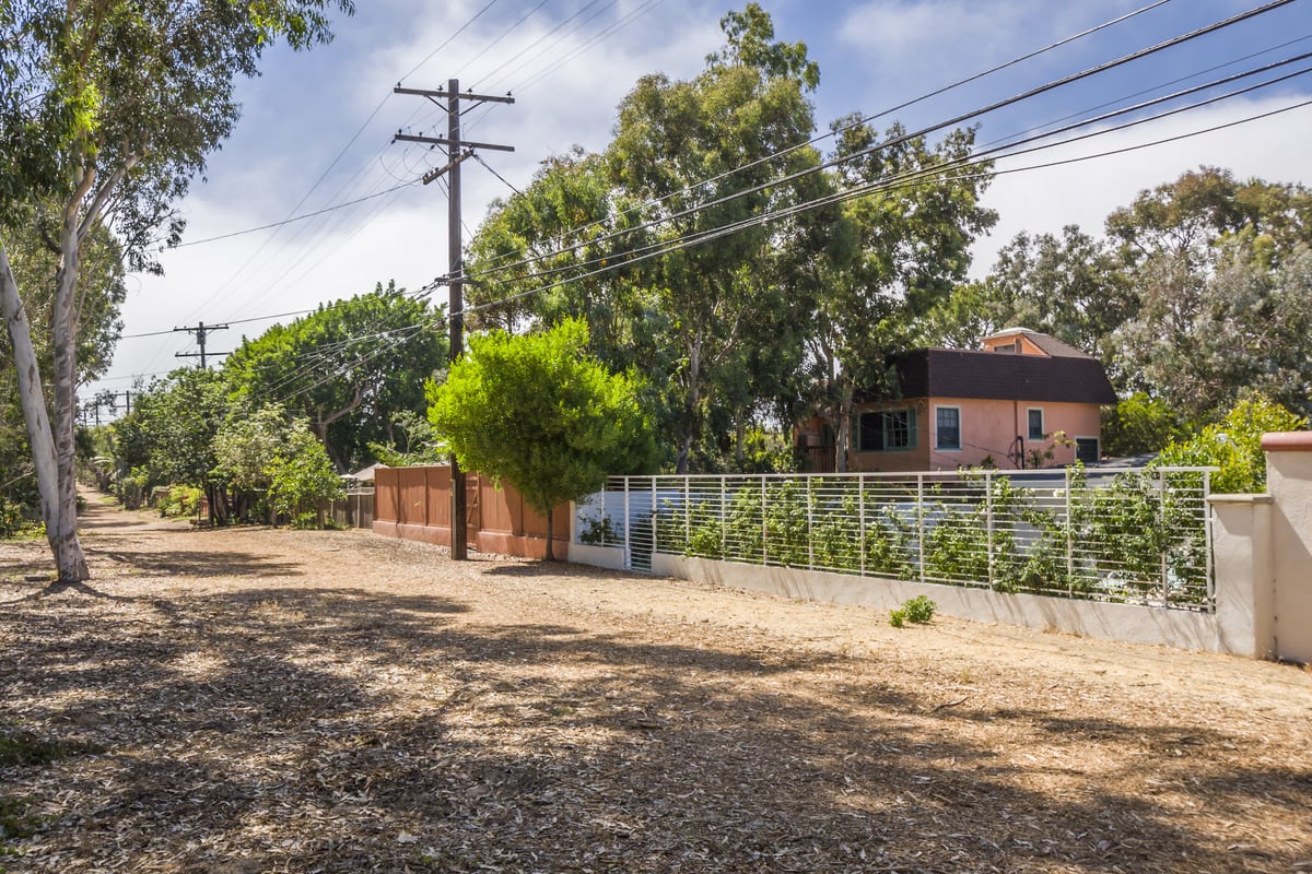 630 Calle de Arboles