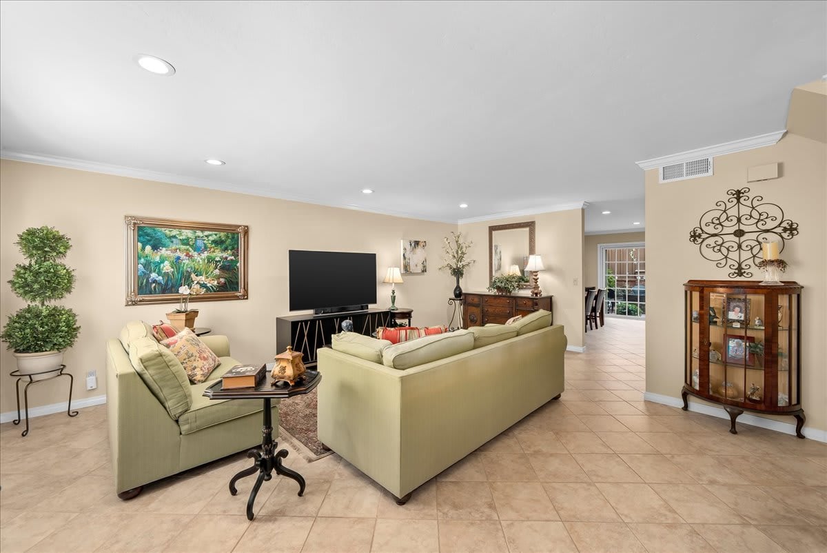 2217 Mount Shasta Drive