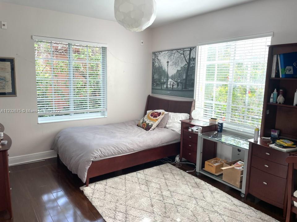 4459 Sheridan Ave