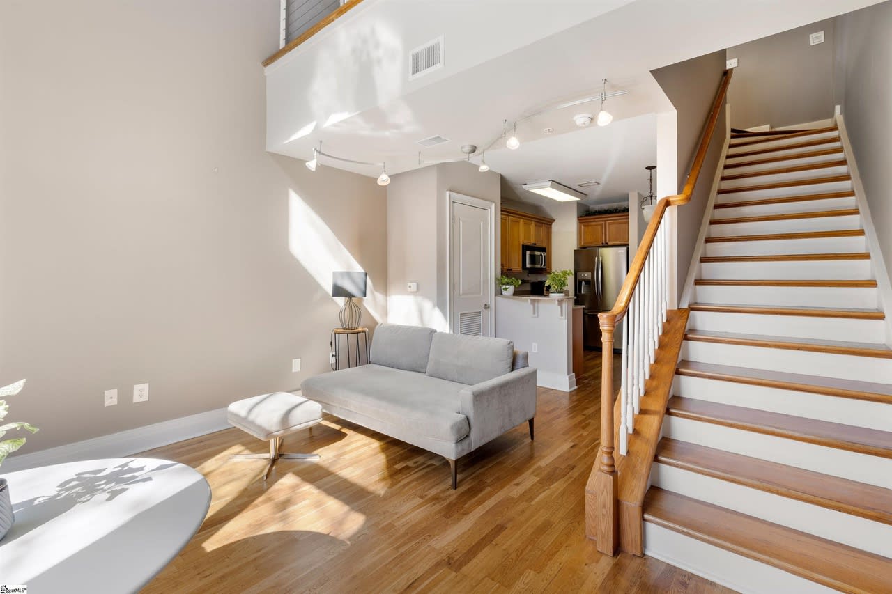 111 E Mcbee Ave #202