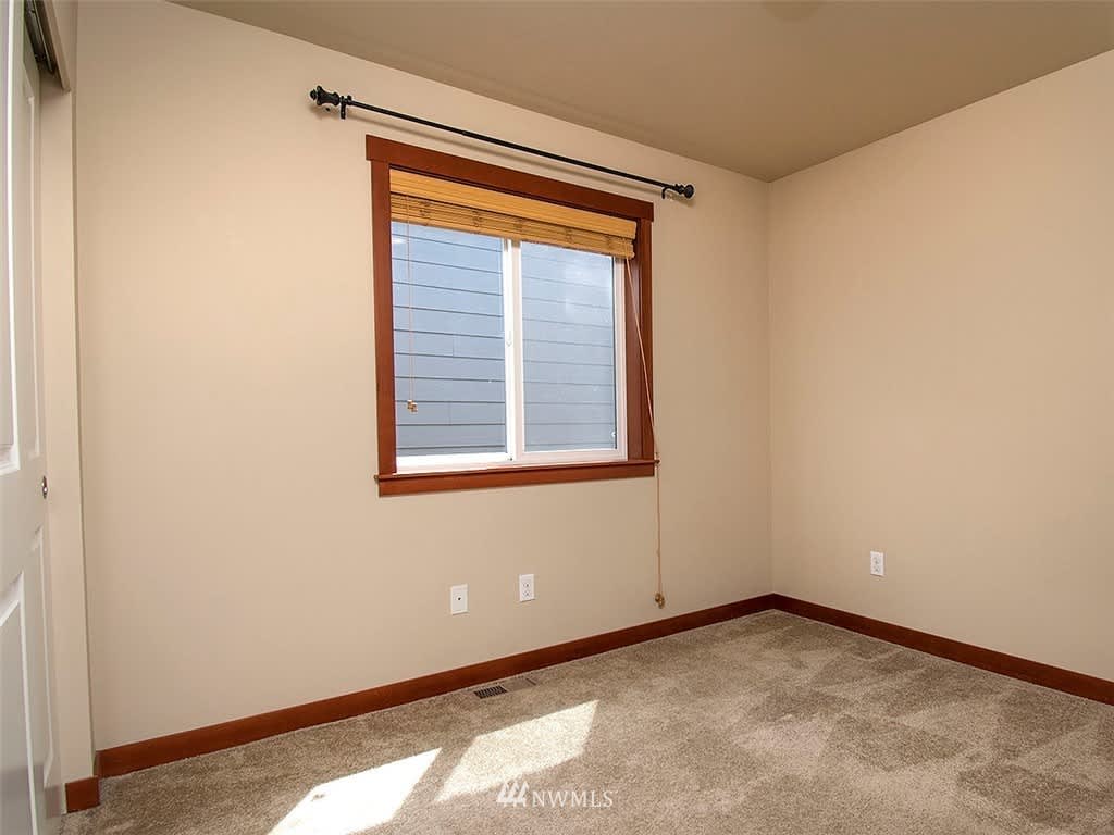 7227 14th Pl SE