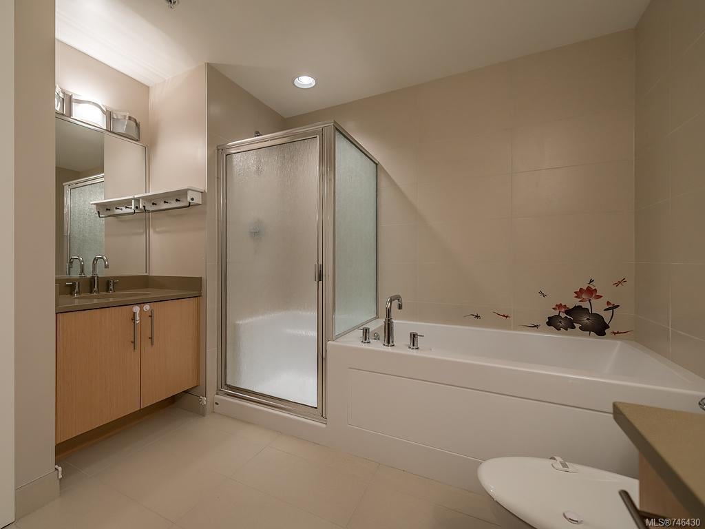 401-4529 W Saanich Rd