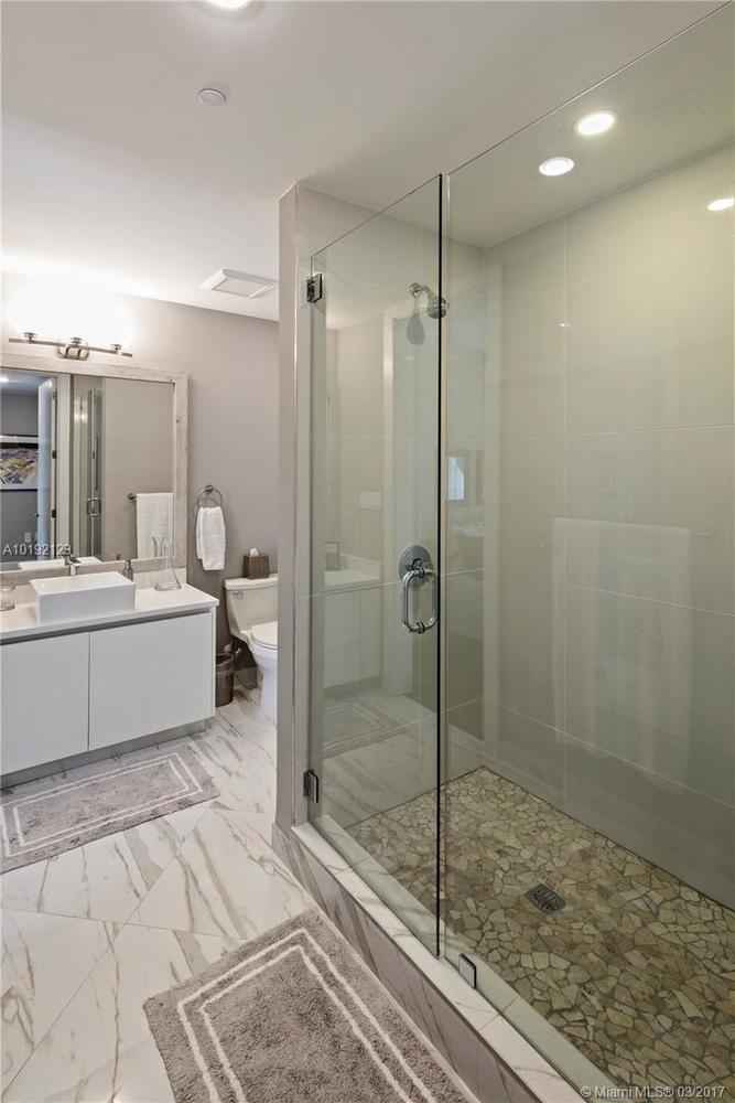 1200 Hillsboro Mile, #1206