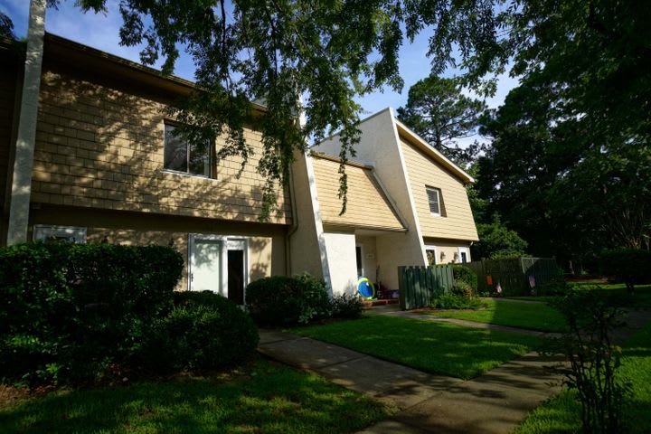 606 Ventura Place