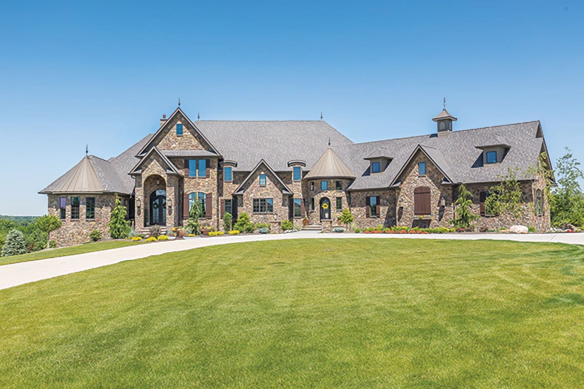 Selling Luxury Estates in Northeast Ohio for the Most Money and the Least Amount of Time