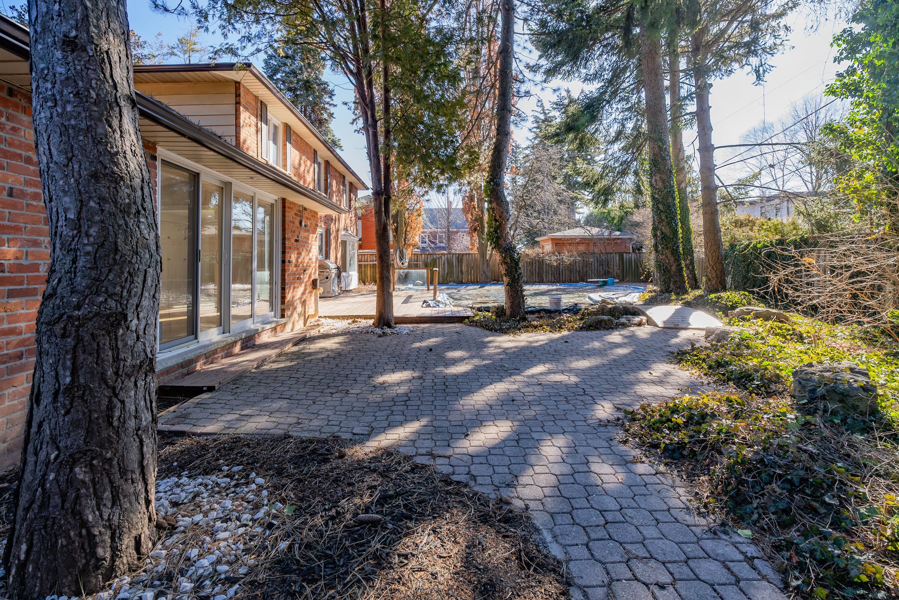 172 Nicholson Court, Burlington