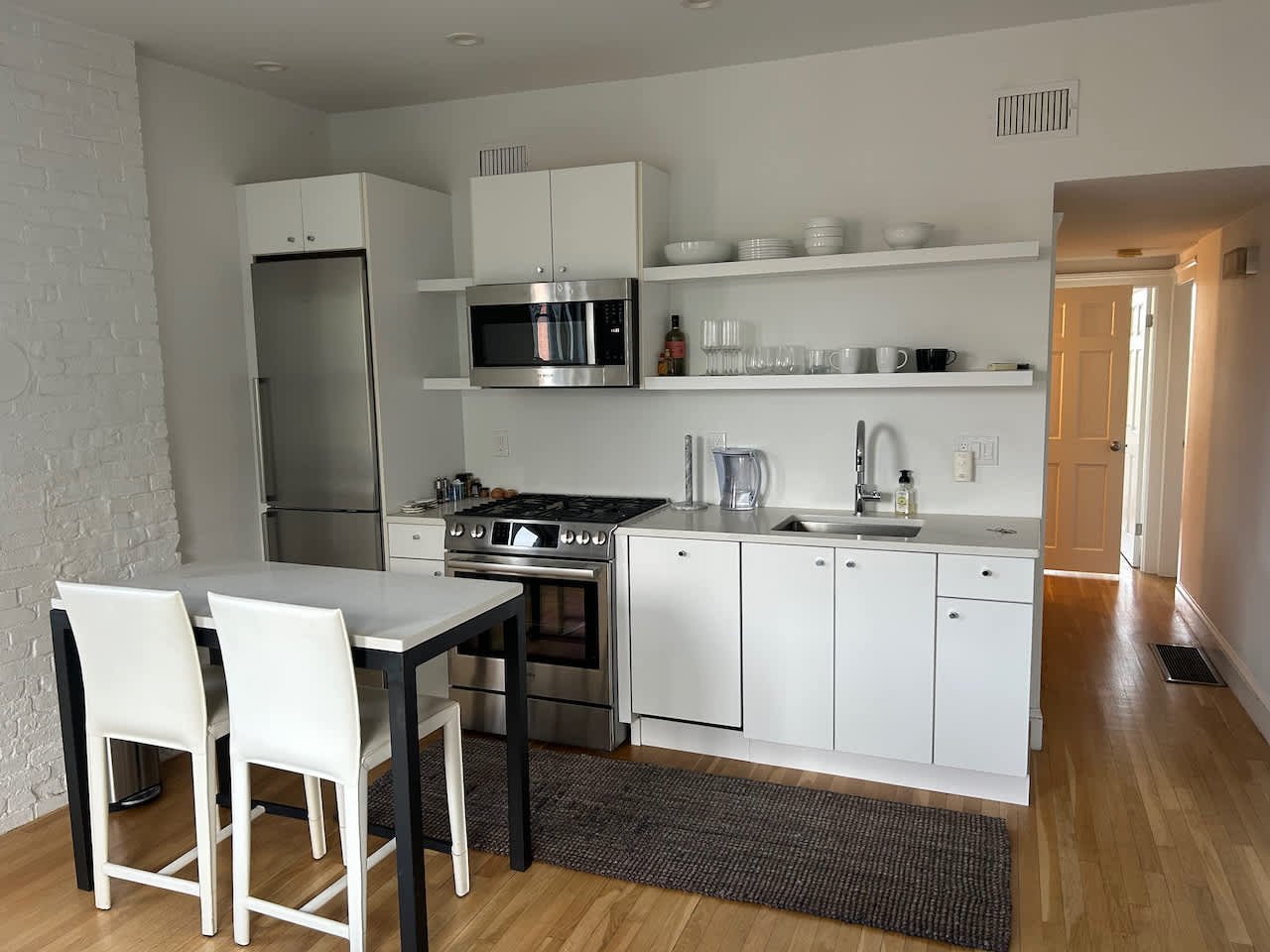 Union Park - Gorgeous 1.5 BED + Office ; Laundry and Garage Parking Included! Avail 8/1 or 9/1