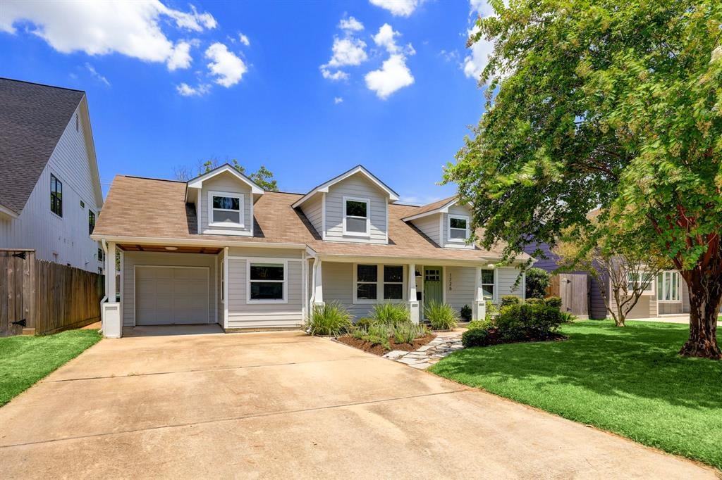 1726 Ebony Ln