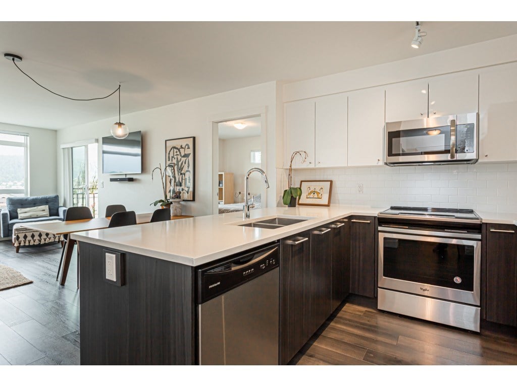 311-2525 Clarke St