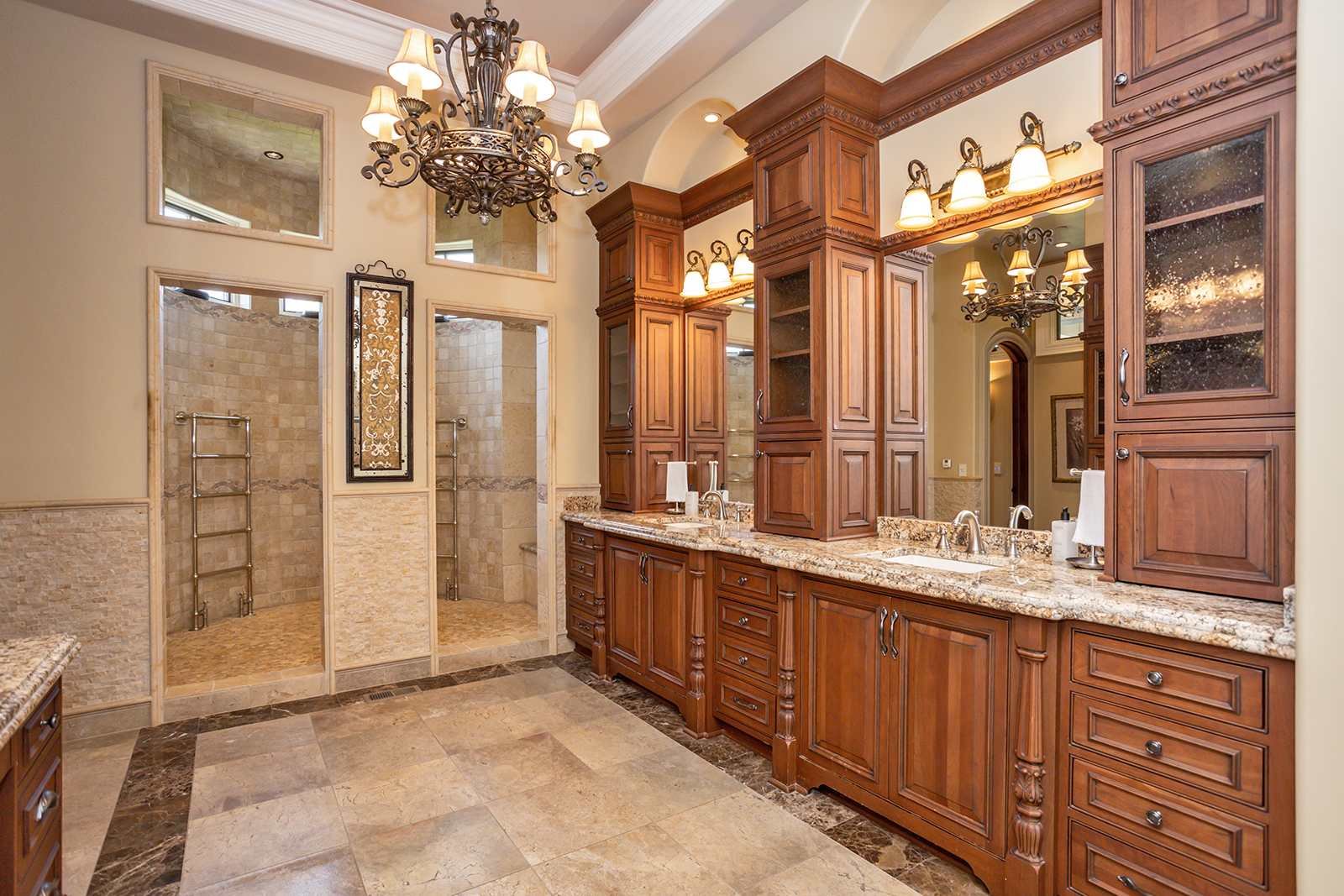 2505 NE Bellagio Court