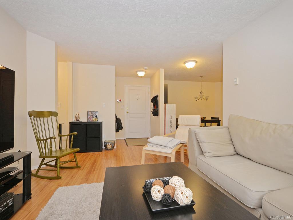 110-494 Marsett Pl, Saanich