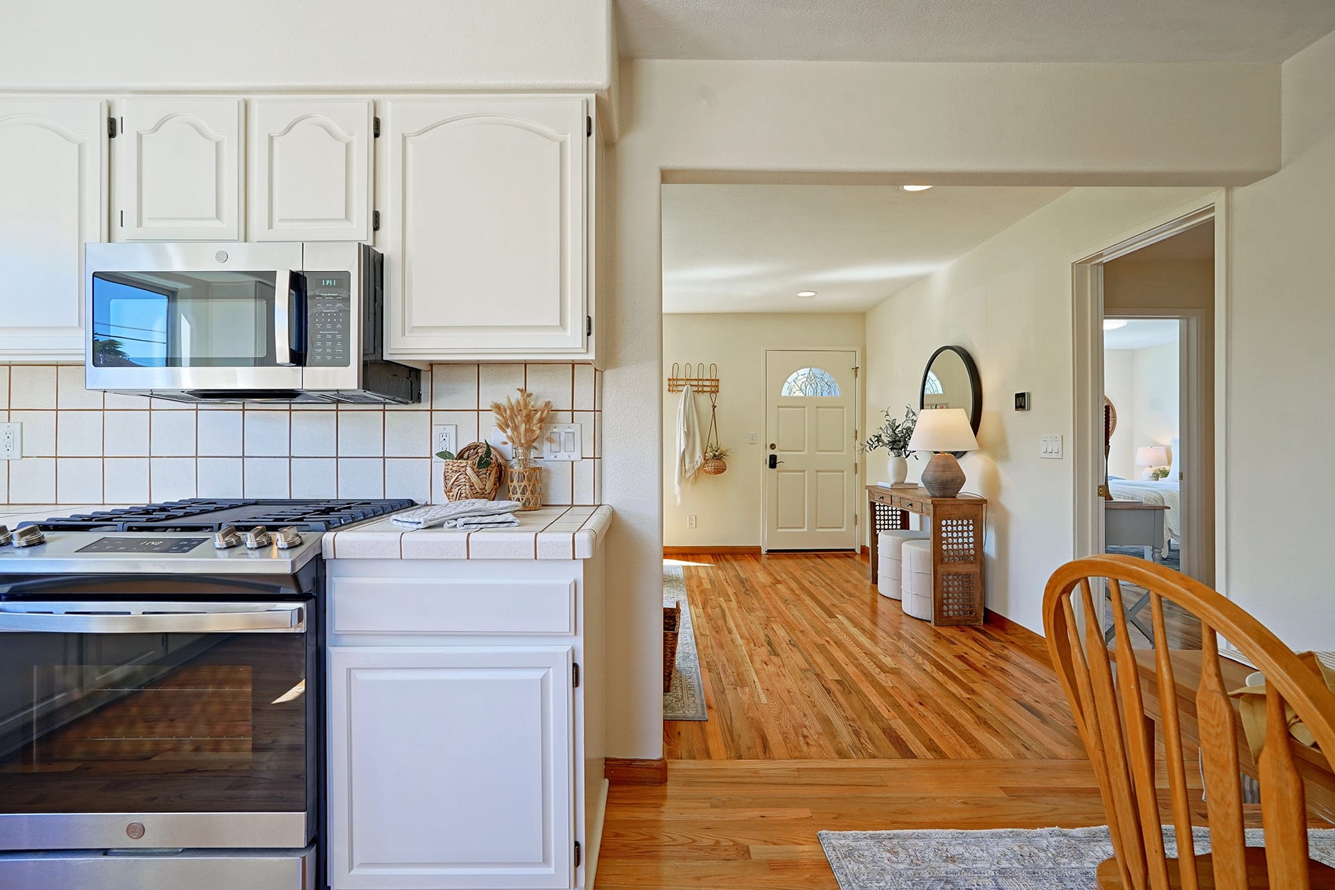 Pacific Grove Jewel - 910 Short St