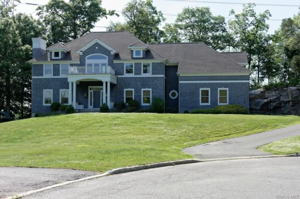 3 Pebblebrook Way